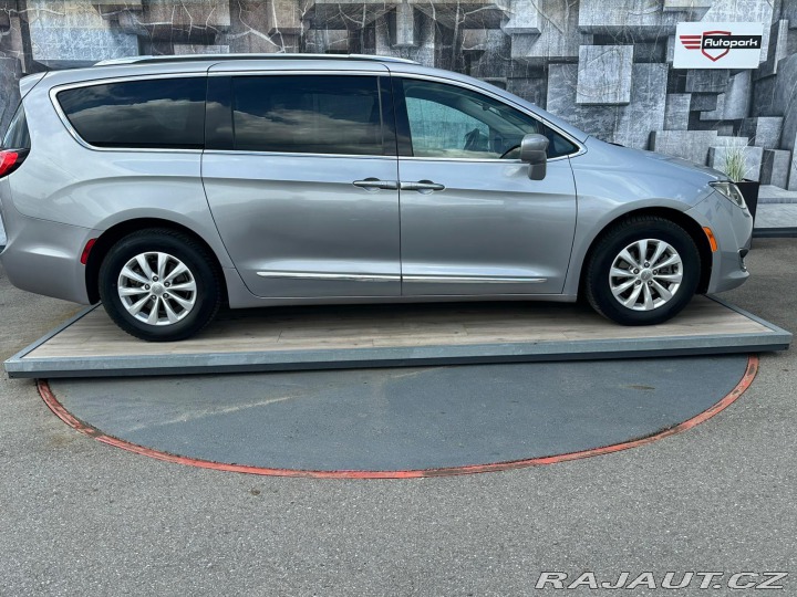 Chrysler Pacifica 3.6i, 214KW, BLIS 2019