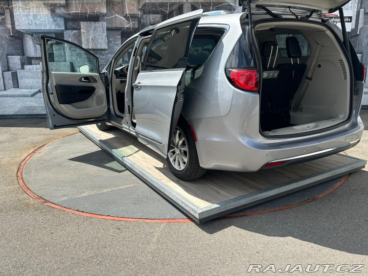 Chrysler Pacifica 3.6i, 214KW, BLIS 2019