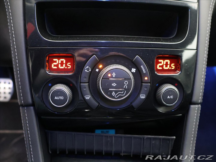 Peugeot RCZ 1,6 16V 147kW Allure Navi 2013