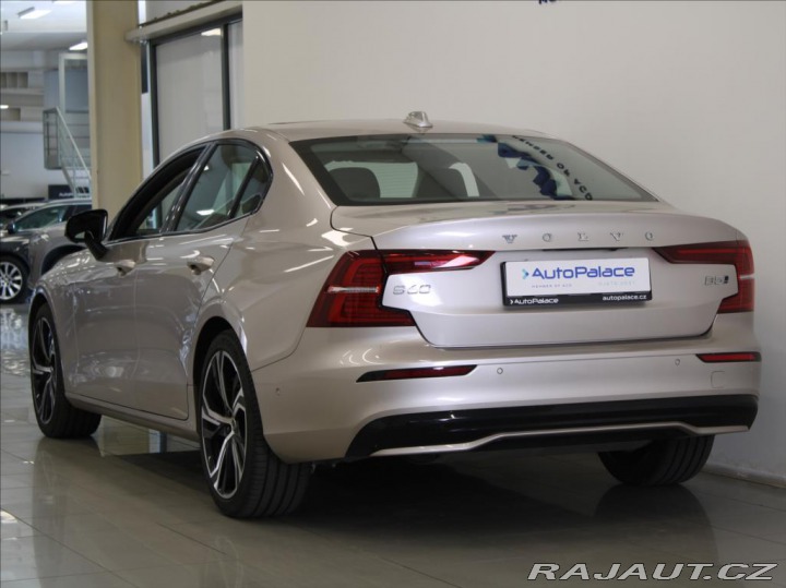 Volvo S60 2,0 B5 AWD Ultimate Dark 2024