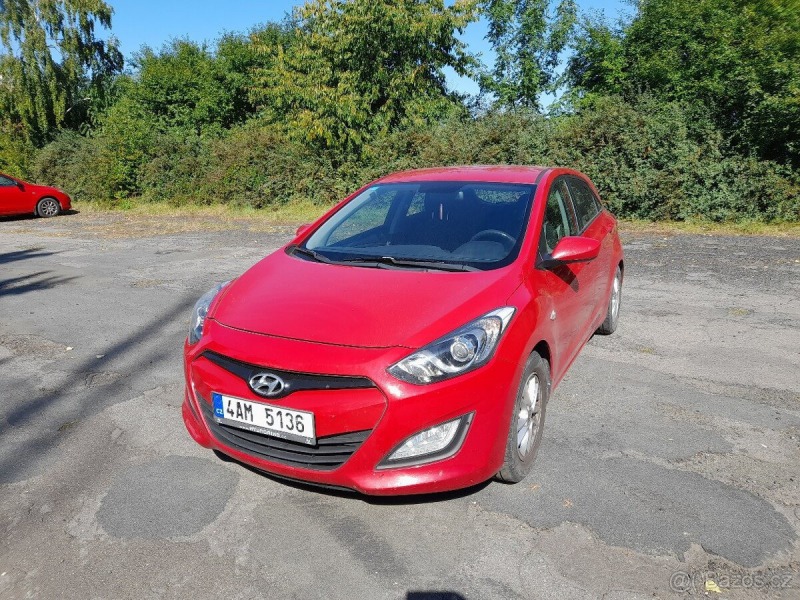 Hyundai i30 1,4   rv. 2015 , STK do 1