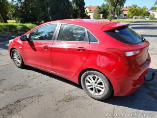 Hyundai i30 1,4   rv. 2015 , STK do 1 2015