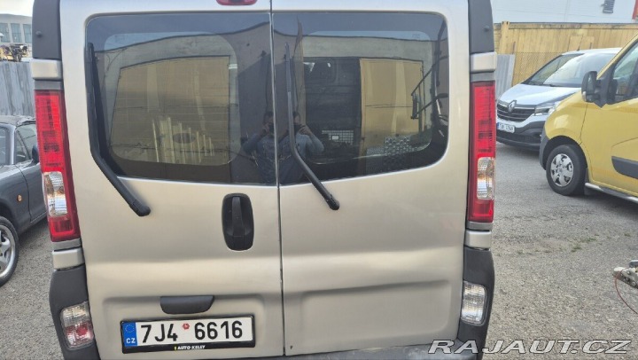 Renault Trafic 2,0   long 2010