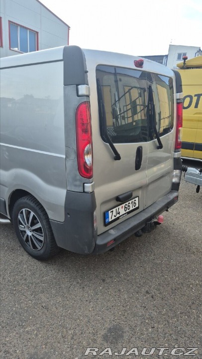 Renault Trafic 2,0   long 2010