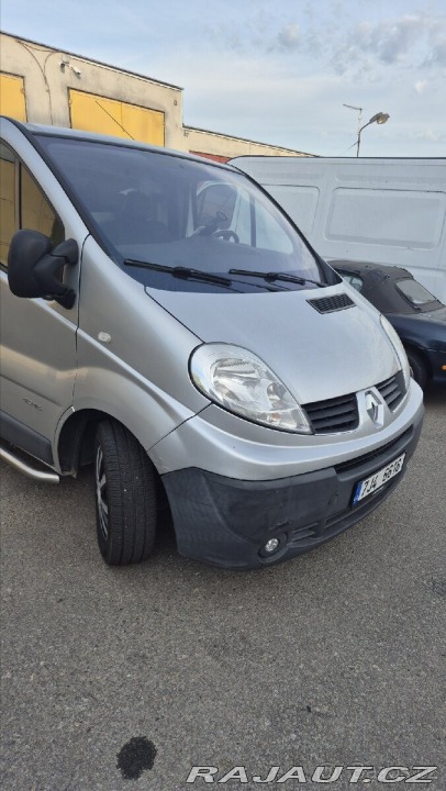 Renault Trafic 2,0   long 2010