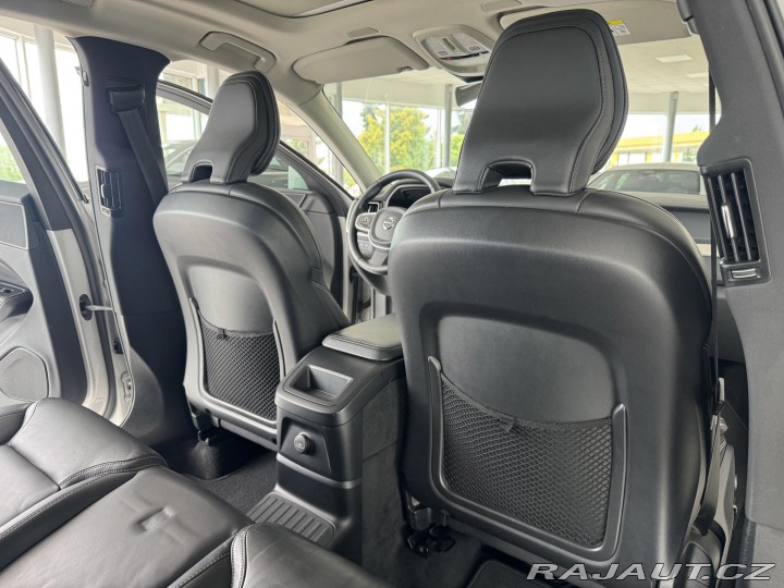Volvo XC60 T6 AWD*Recharge Plus*Odvě 2022