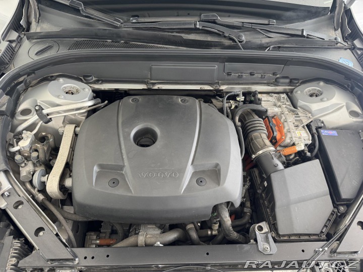 Volvo XC60 T6 AWD*Recharge Plus*Odvě 2022