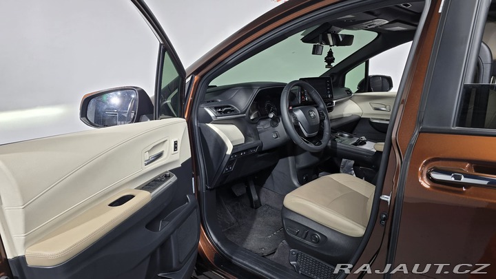 Toyota Ostatní modely SIENNA LIMITED 2.5 Hybrid 2023