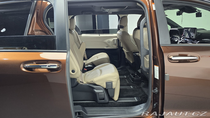 Toyota Ostatní modely SIENNA LIMITED 2.5 Hybrid 2023