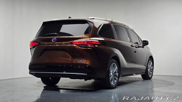 Toyota Ostatní modely SIENNA LIMITED 2.5 Hybrid 2023