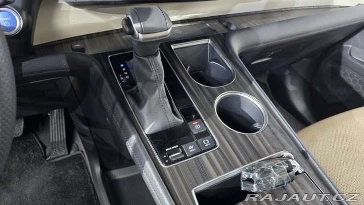 Toyota Ostatní modely SIENNA LIMITED 2.5 Hybrid 2023