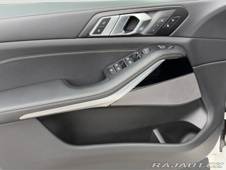 BMW X5 M60i 2025