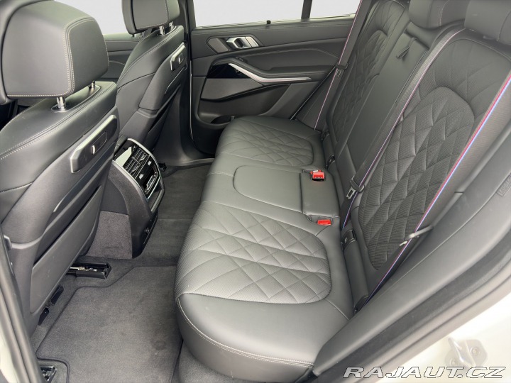 BMW X5 M60i 2025