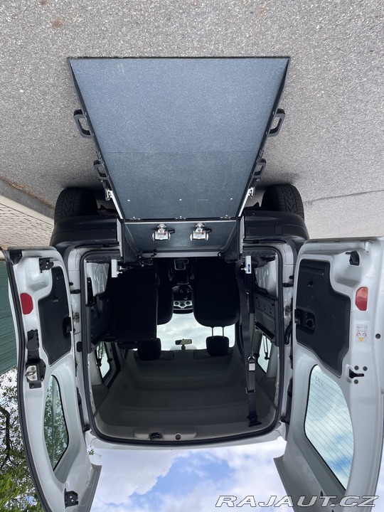 Renault Kangoo pro převoz vozíčkáře 2013