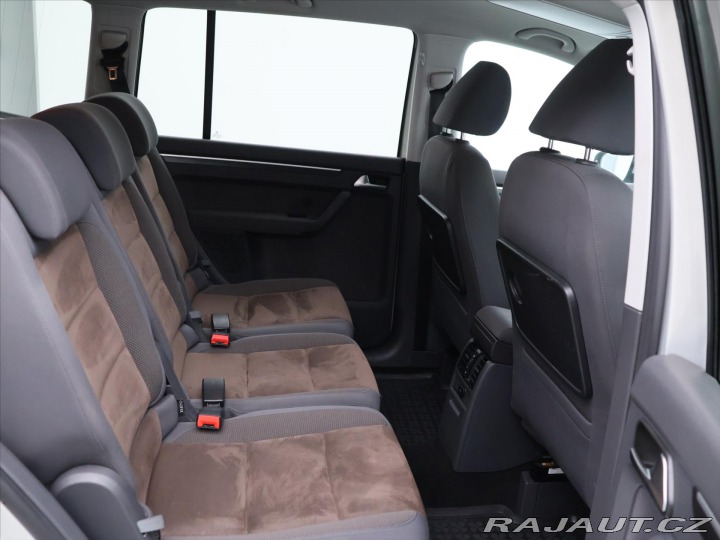 Volkswagen Touran 2,0 TDI 103kW Highline Ta 2011