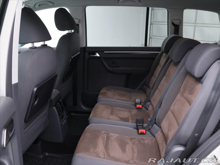 Volkswagen Touran 2,0 TDI 103kW Highline Ta 2011