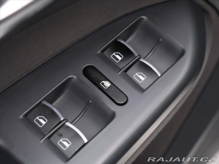 Volkswagen Touran 2,0 TDI 103kW Highline Ta 2011