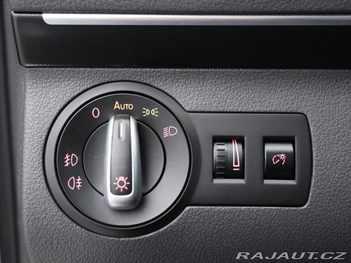 Volkswagen Touran 2,0 TDI 103kW Highline Ta 2011