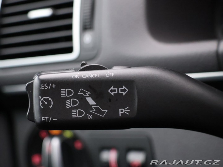 Volkswagen Touran 2,0 TDI 103kW Highline Ta 2011