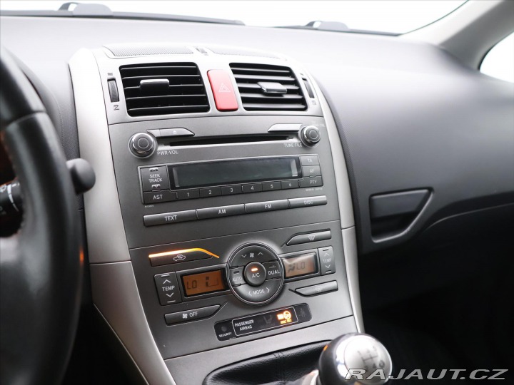 Toyota Auris 1,6 VVT-i 91kW Sol Aut.kl 2009