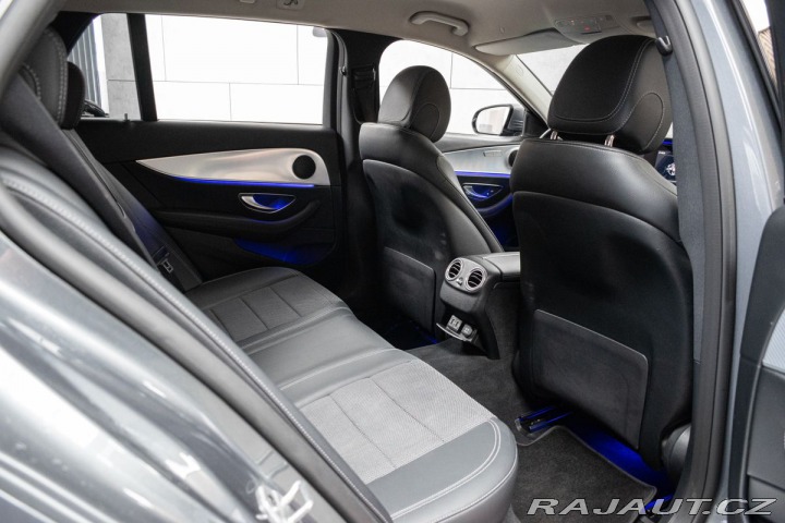 Mercedes-Benz E E 220d REZERVACE 2019