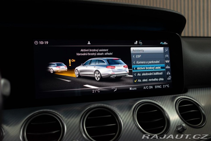 Mercedes-Benz E E 220d REZERVACE 2019