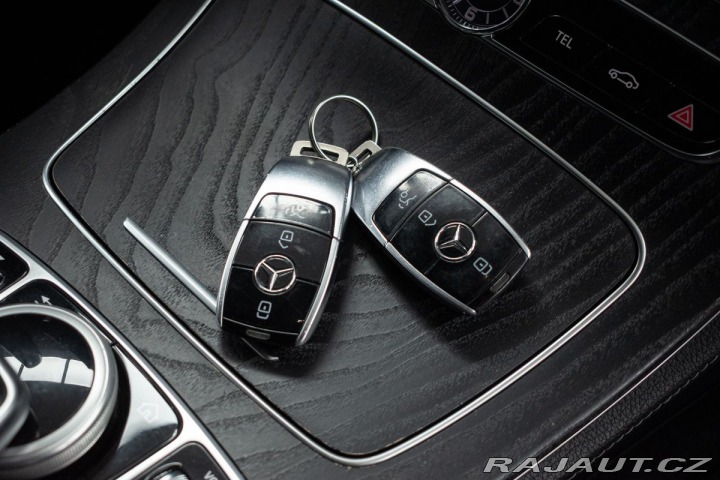 Mercedes-Benz E E 220d *TAŽNÉ*N.TOPENÍ*KA 2019