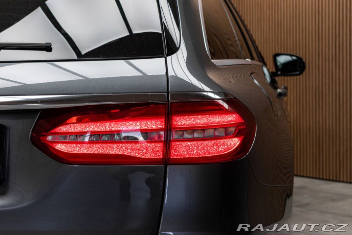 Mercedes-Benz E E 220d *TAŽNÉ*N.TOPENÍ*KA 2019