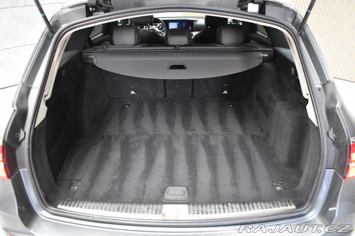 Mercedes-Benz E E 220d REZERVACE 2019