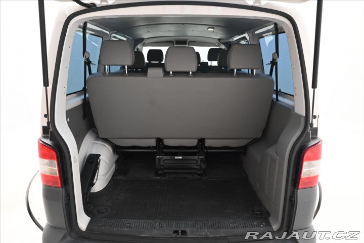 Volkswagen Transporter 2,0 TDI 75 kW 9 míst 2010