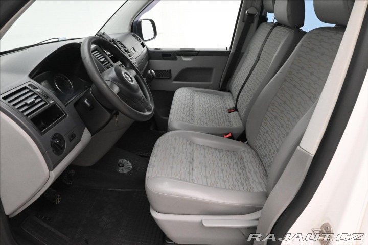 Volkswagen Transporter 2,0 TDI 75 kW 9 míst 2010