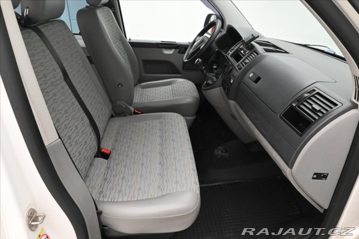 Volkswagen Transporter 2,0 TDI 75 kW 9 míst 2010