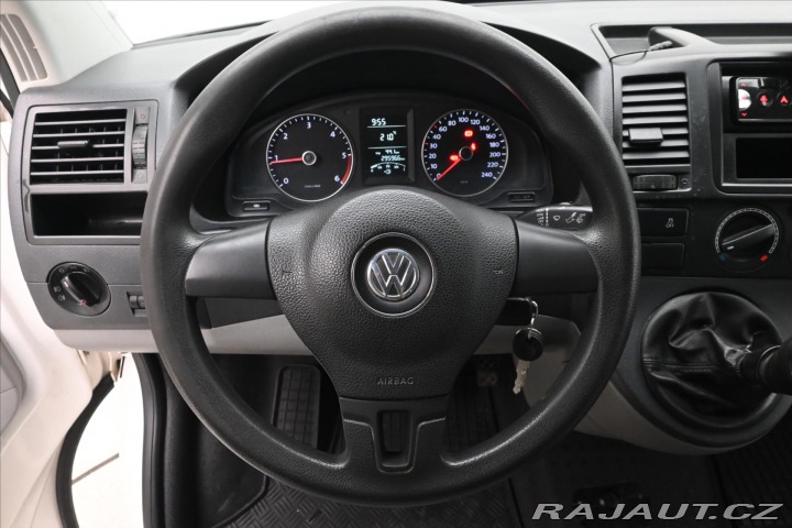 Volkswagen Transporter 2,0 TDI 75 kW 9 míst 2010