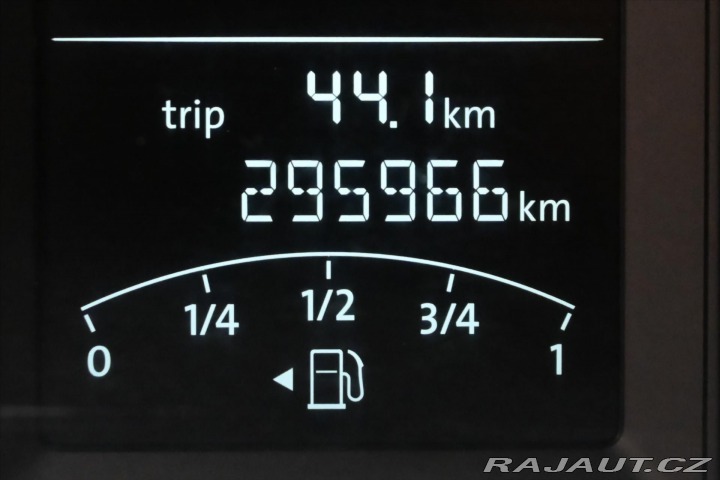 Volkswagen Transporter 2,0 TDI 75 kW 9 míst 2010