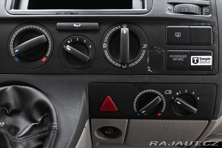 Volkswagen Transporter 2,0 TDI 75 kW 9 míst 2010