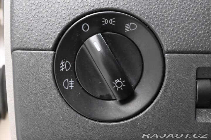 Volkswagen Transporter 2,0 TDI 75 kW 9 míst 2010
