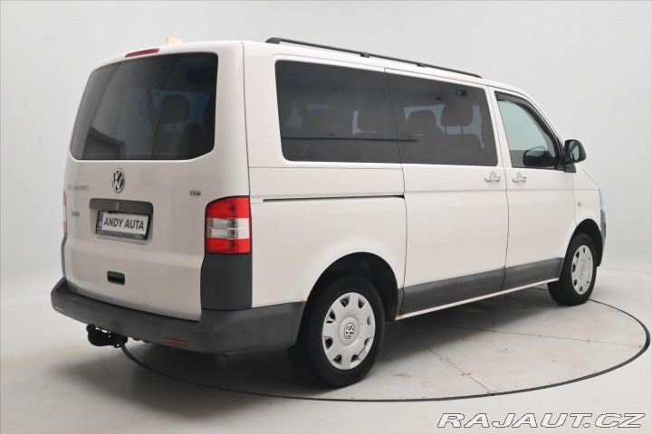 Volkswagen Transporter 2,0 TDI 75 kW 9 míst 2010