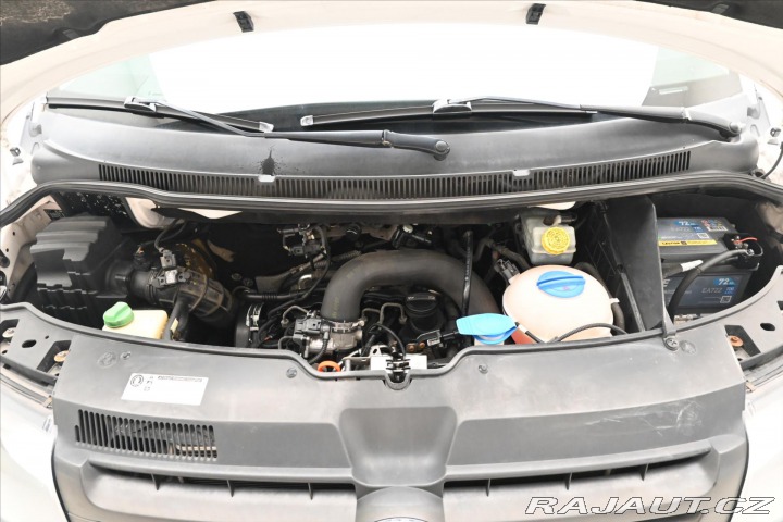 Volkswagen Transporter 2,0 TDI 75 kW 9 míst 2010