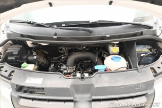 Volkswagen Transporter 2,0 TDI 75 kW 9 míst 2010