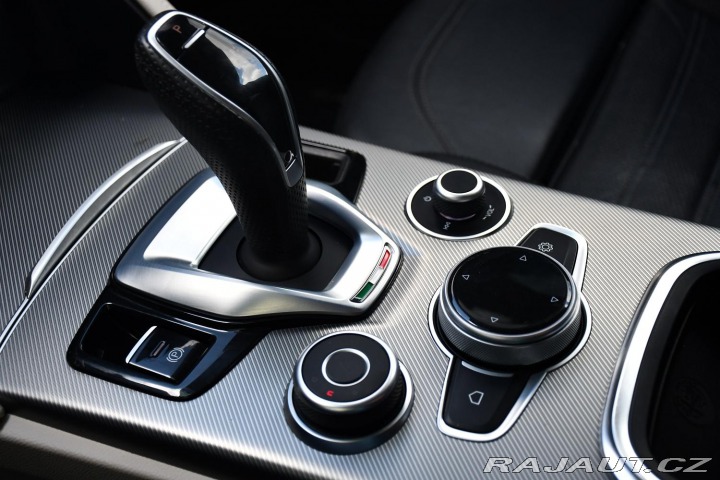 Alfa Romeo Stelvio 2.0Tbi 206kW ZF Q4 VELOCE 2020