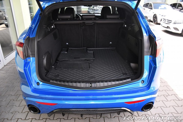 Alfa Romeo Stelvio 2.0Tbi 206kW VELOCE 2020
