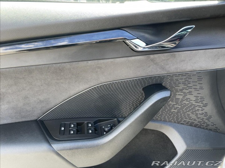 Škoda Octavia 2,0 TSi 180kw RS DSG Styl 2022