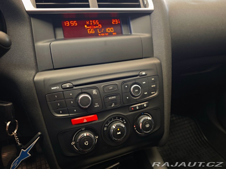 Citroën C4 1.4 VTi Attraction nové Č 2013
