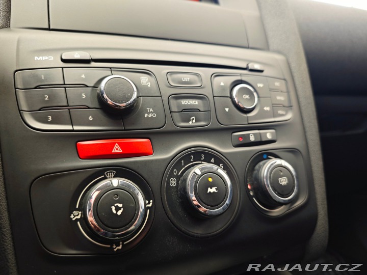 Citroën C4 1.4 VTi Attraction nové Č 2013