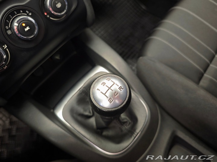 Citroën C4 1.4 VTi Attraction nové Č 2013