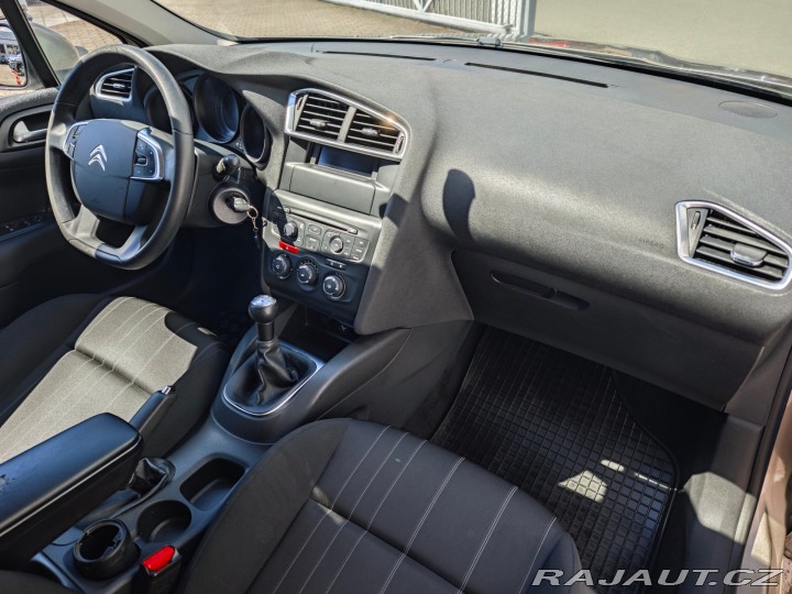 Citroën C4 1.4 VTi Attraction nové Č 2013