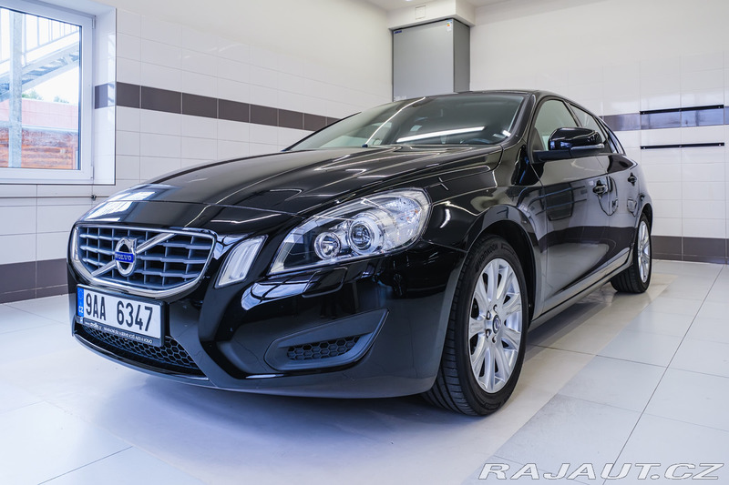 Volvo V60 D3 120kW man. 5vál. Servi
