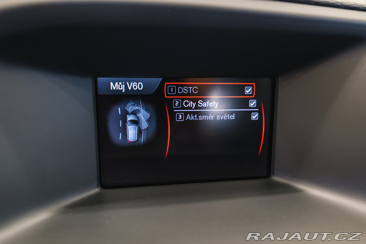 Volvo V60 D3 120kW man. 5vál. Servi 2011