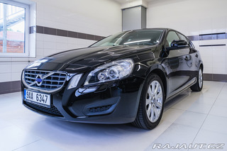 Volvo V60 D3 120kW man. 5vál. Servi 2011