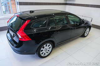 Volvo V60 D3 120kW man. 5vál. Servi 2011